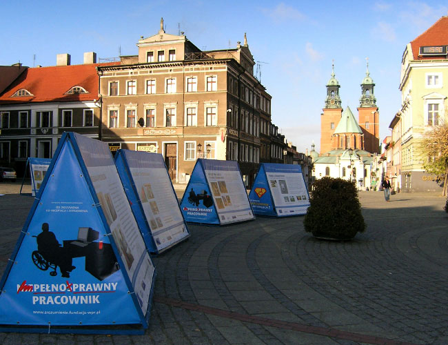 niepe�nosprawny, pracownik, rehabilitacja, integracja, praca, plakat spo�eczny, wystawa